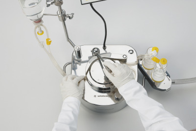 Sterisart® one-connector system for liquids in containers with a luer connector